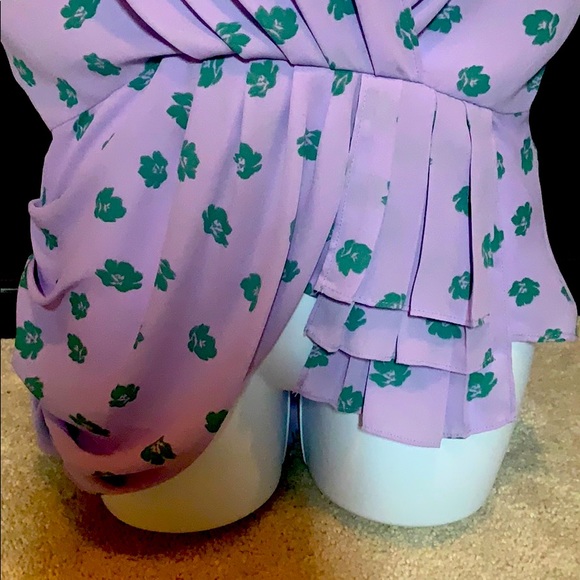 Beautiful NWT Spring Blouse - Picture 2 of 5